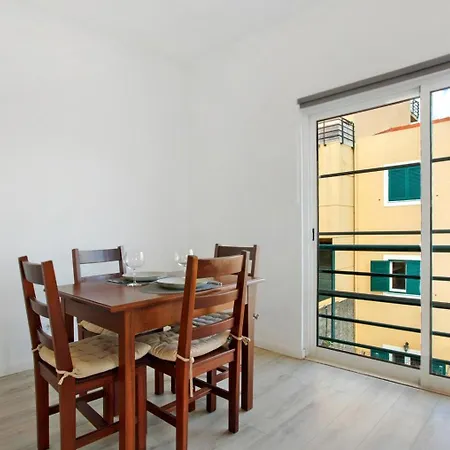 Jay Paradise Santa Cruz (Madeira)