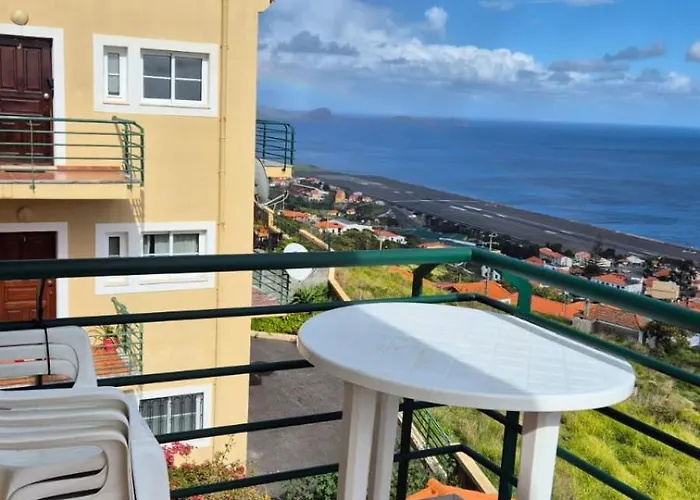 Jay Paradise Santa Cruz (Madeira)